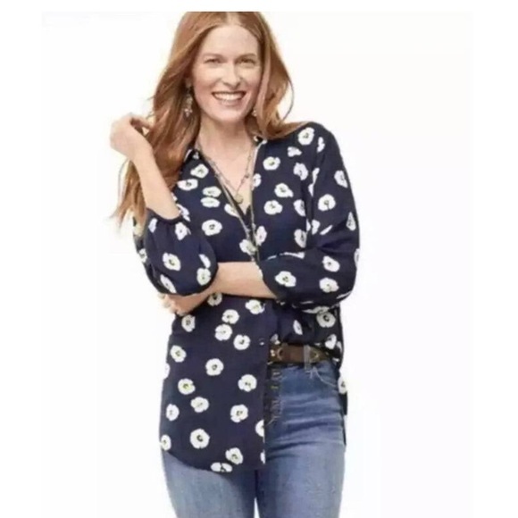CAbi Blue Button Down  Daisy print Shirt with Polo Collar size Small - Picture 1 of 7